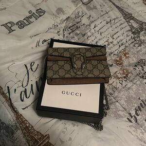 Used Gucci crossbody bag . Great for concerts and evening out .